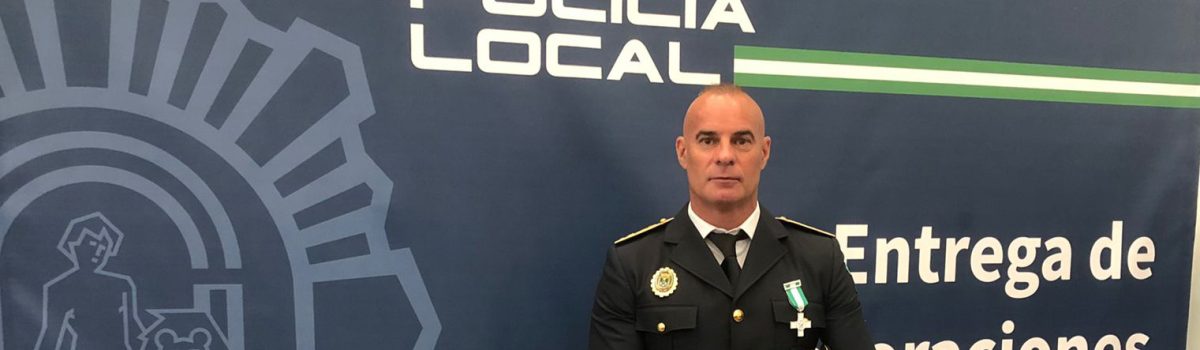 <strong>El Jefe de la Policía Local de Huétor Vega condecorado con la Cruz al Mérito por la Junta de Andalucía</strong>