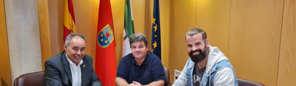 Convenio entre el Ayuntamiento y el CD Tenis de Mesa para impulsar este deporte en el municipio